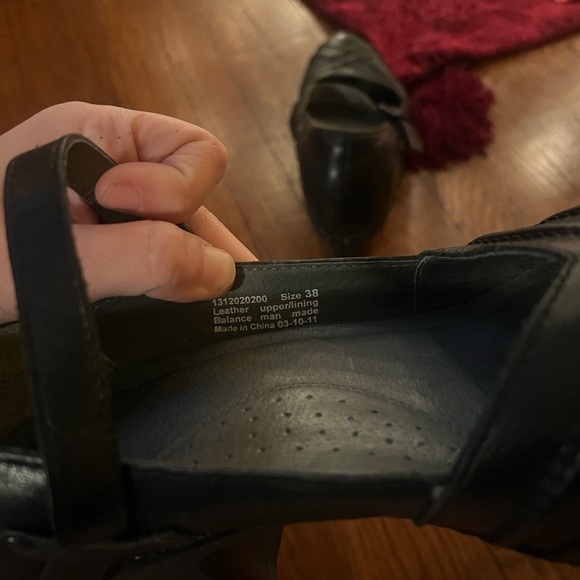 Dansko Brand Leather Mary Jane Heels Size 7.5! - Picture 7 of 8